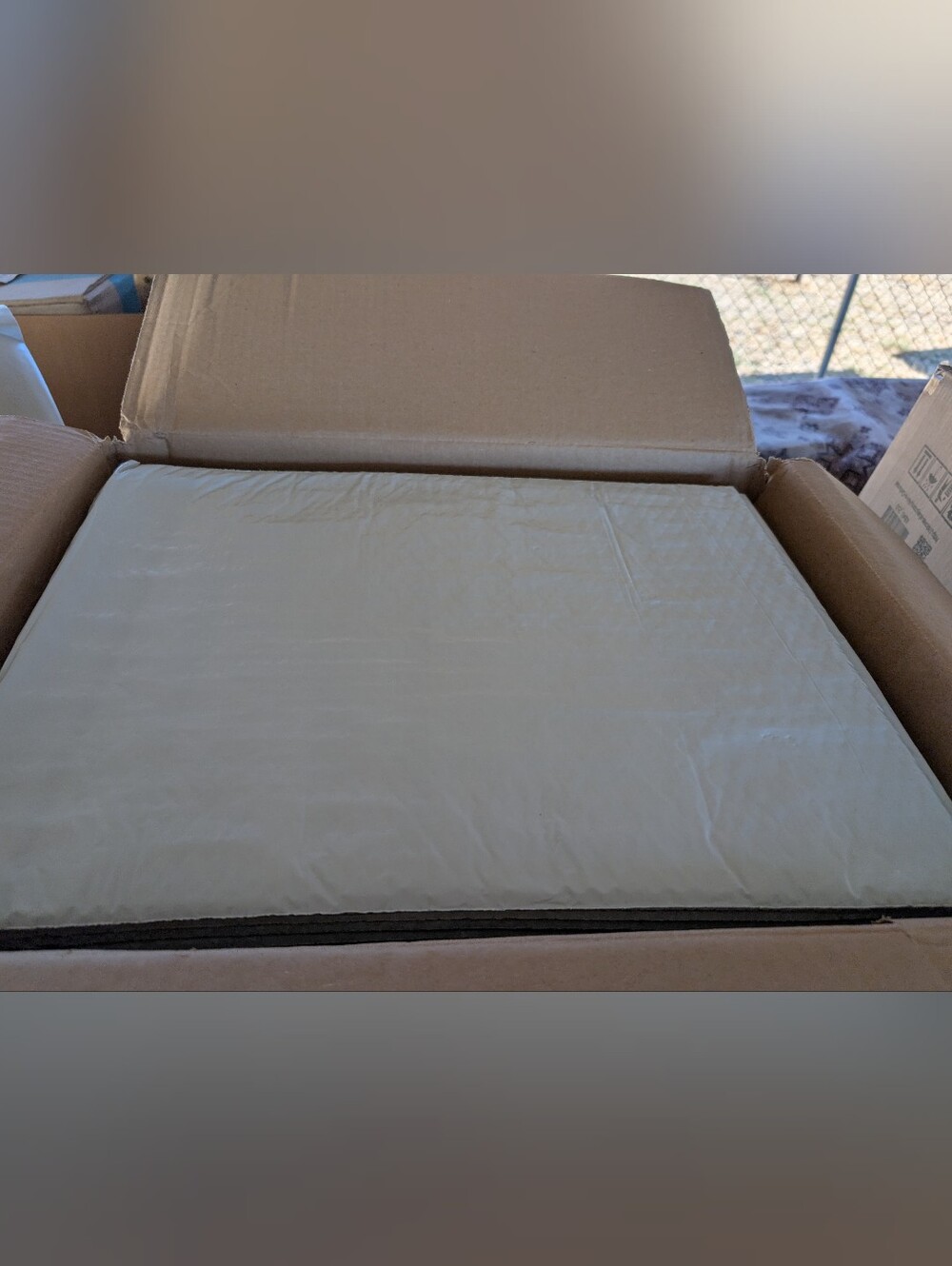 Case of Large White Bubble Mailers 14.25" x 20"